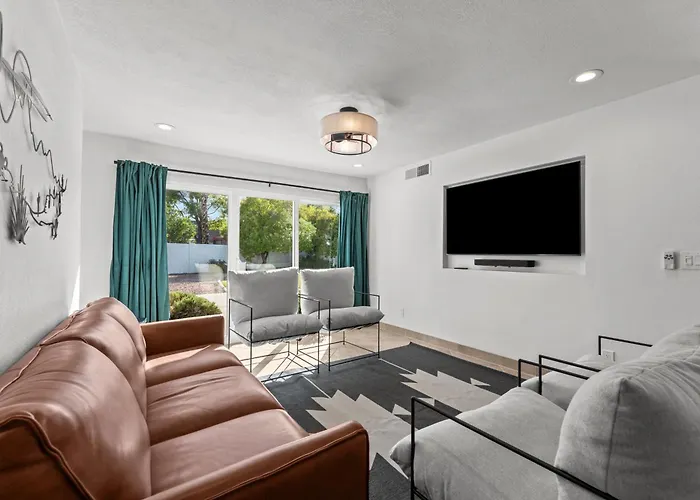 Sumptuous 4br House W Private Heated Pool *
