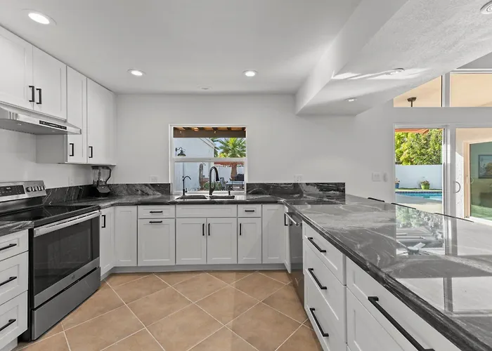 Sumptuous 4br House W Private Heated Pool *
