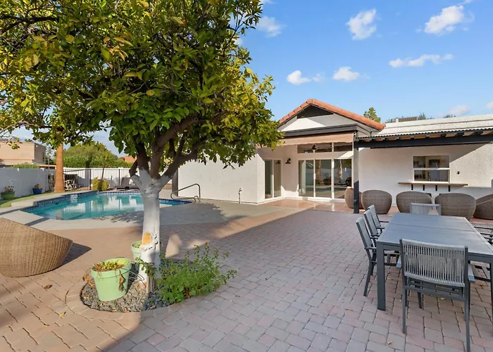 Sumptuous 4br House W Private Heated Pool Holiday home
