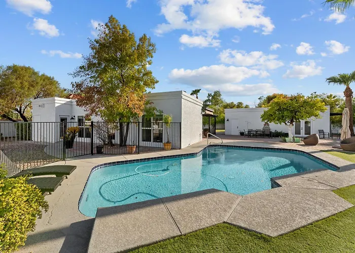 Sumptuous 4br House W Private Heated Pool Holiday home *